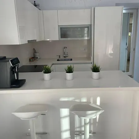 Apartman Tunos 94 *
